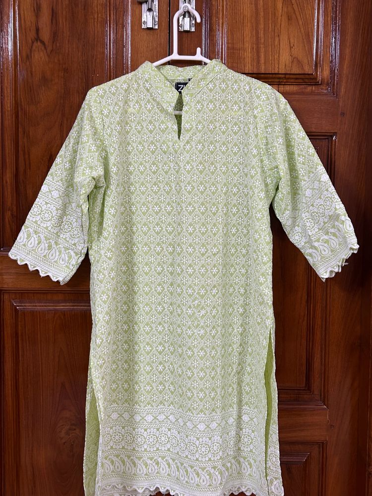 Chikankari kurti