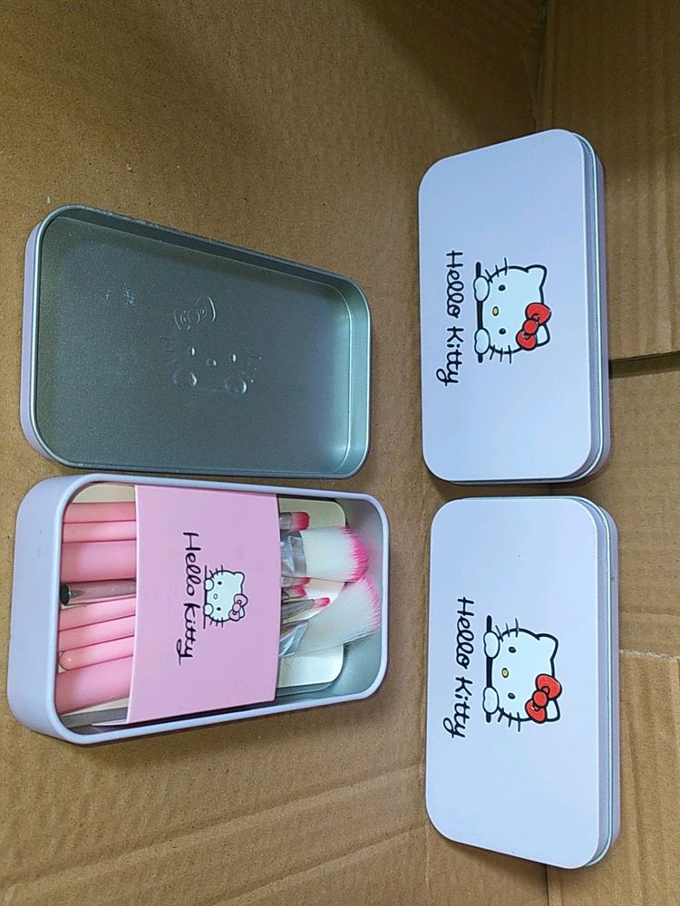 Hello Kitty 7pcs Brush Set Brand New