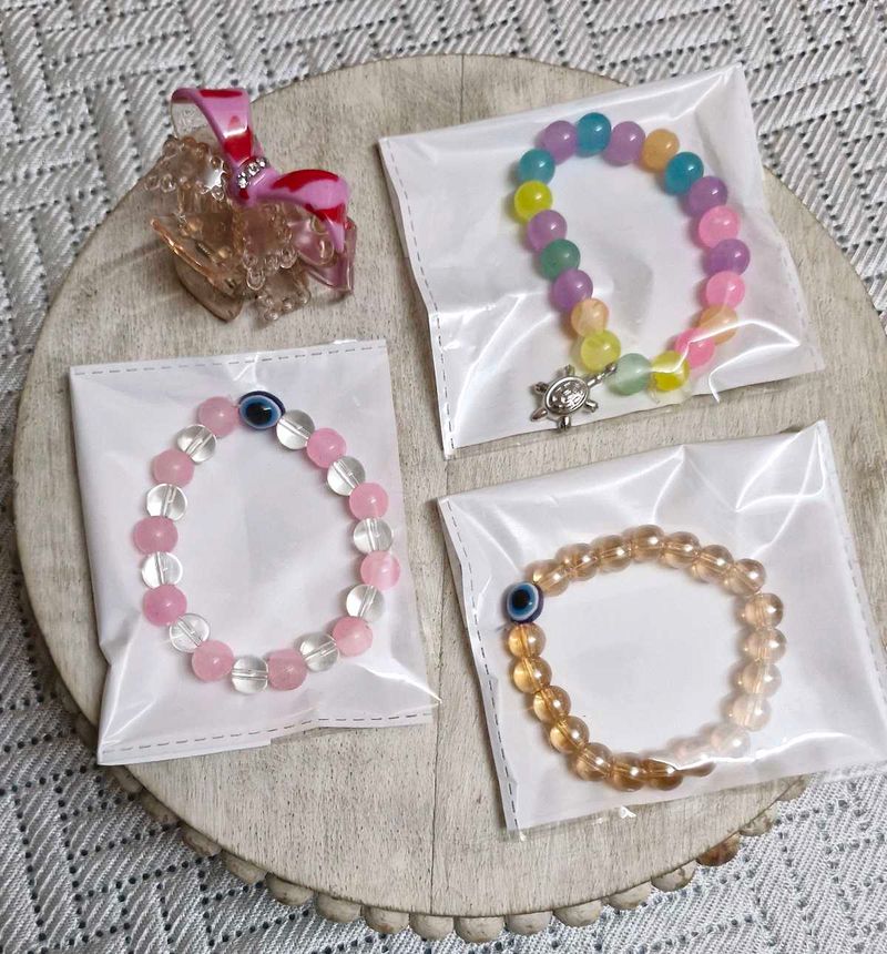 Set Of Three Bracelet & Free 🎁