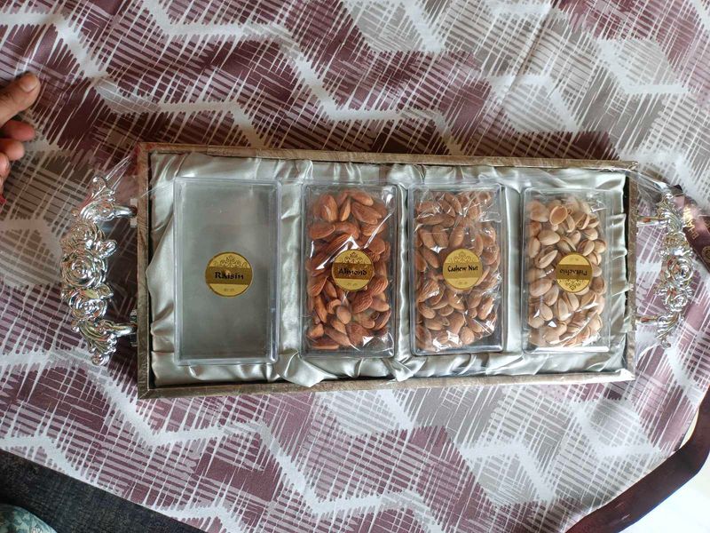 Dryfruits Gifting Tray