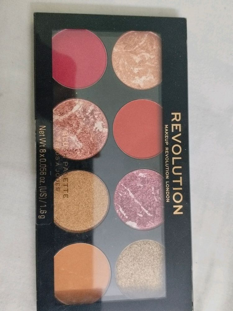 Make Up Revolution BLUSH Pallete