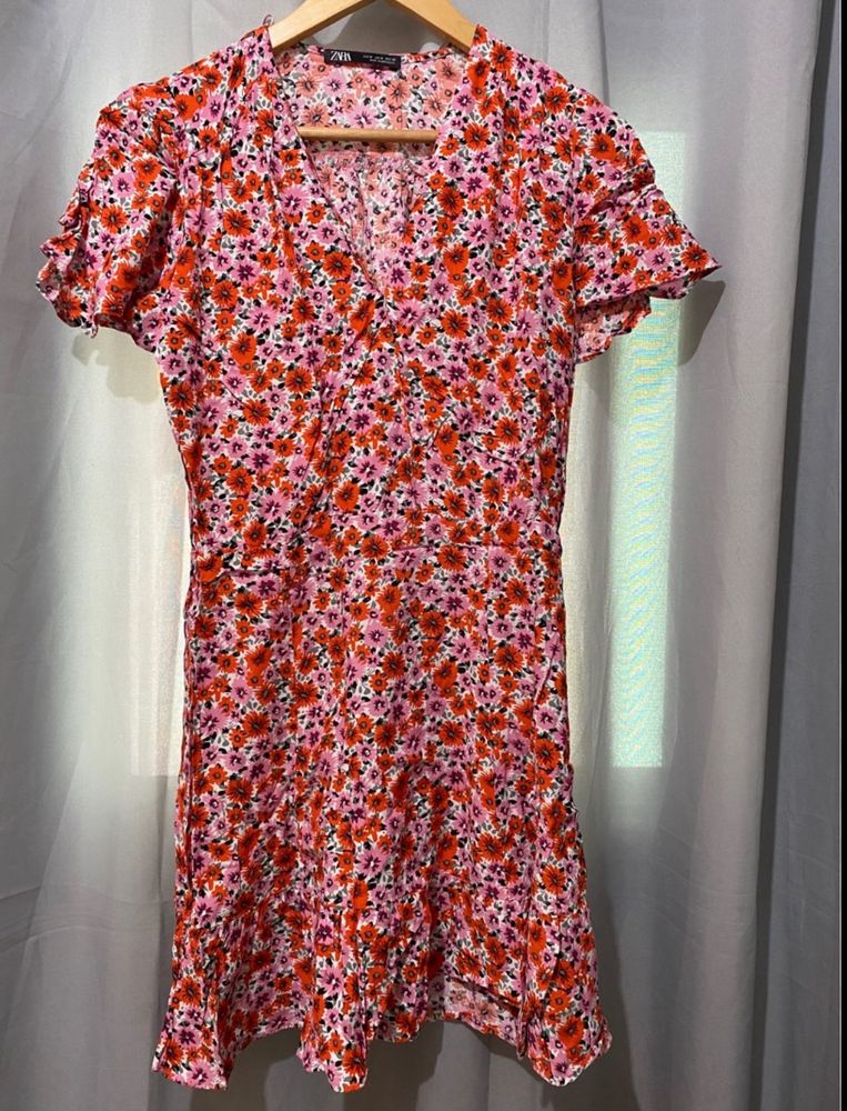 Zara Floral Dress Size - s