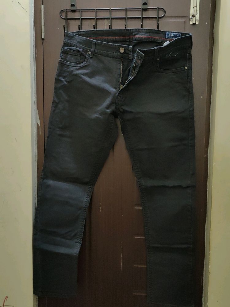 A Black Demin Jeans