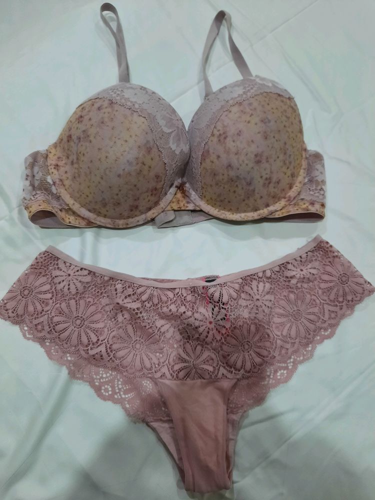 🎉🎉Branded Bra Panty Set🎉🎉