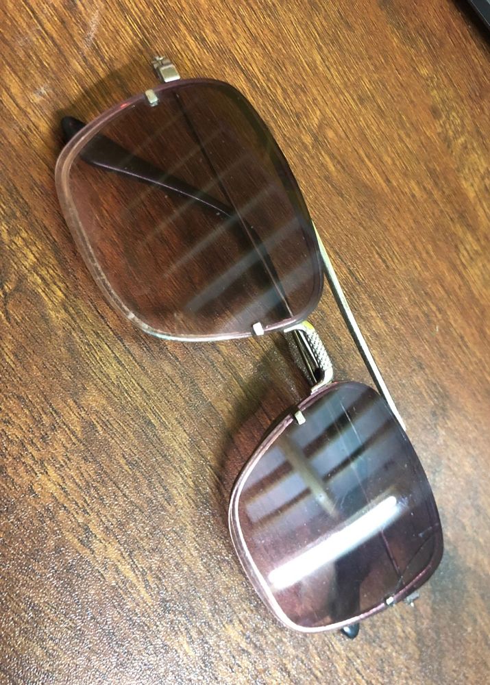 Rose Gold Sun Glass Good Condition Nothing Defecti