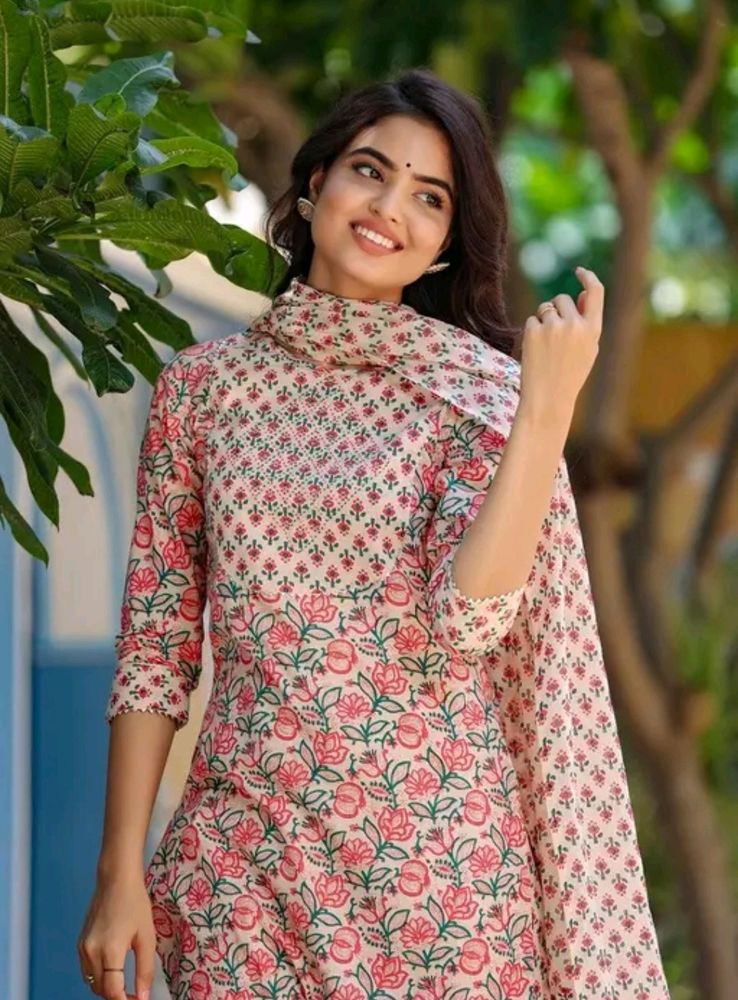 Fashionable Floral Kurti Set💕