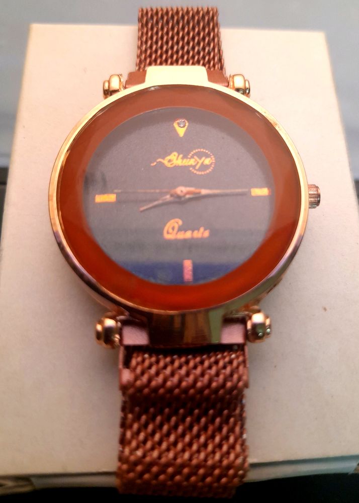 Wrist Watch (Golden)