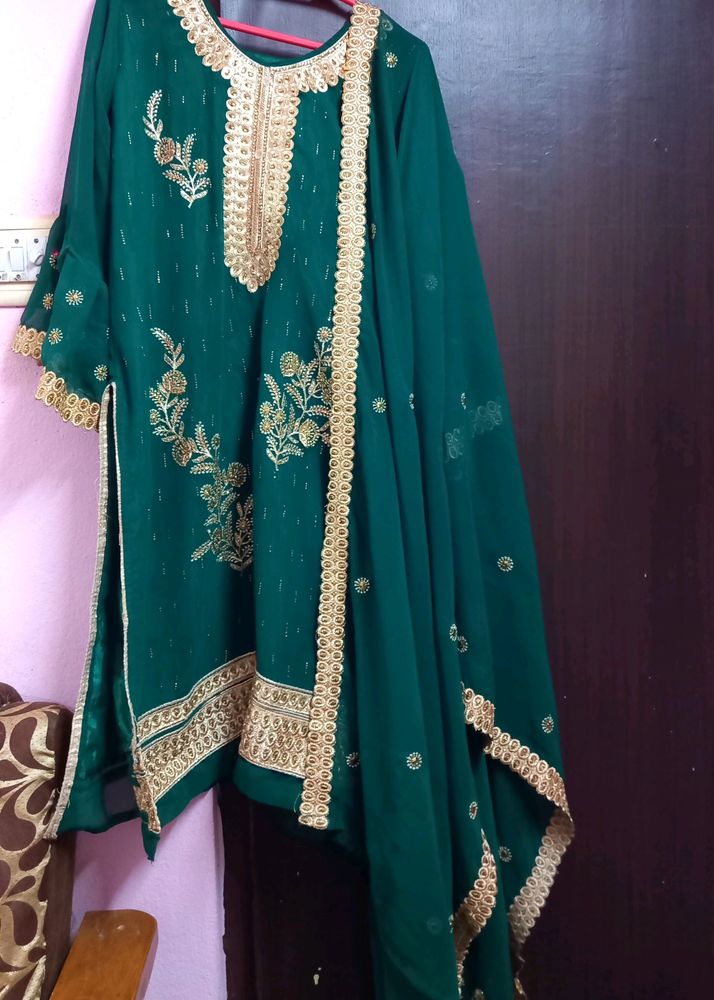 OFFER ALERT🤩Dark Green PAKISTANI SUIT SET