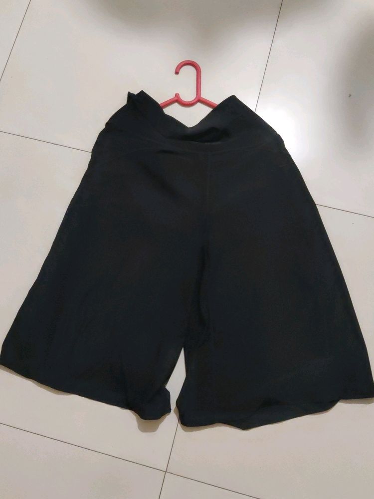 Pant/ Skirt/ Divider/ Black Pants/ Sports Wear/ Ni