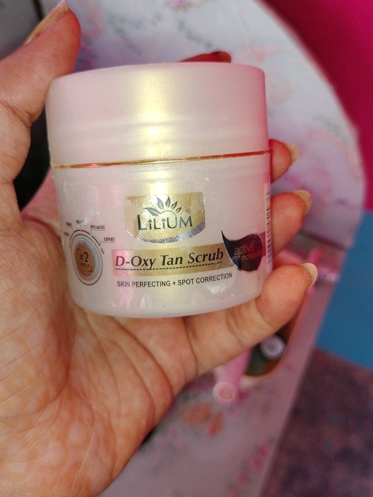 Lilium Cosmetics Tan Removal Scrub