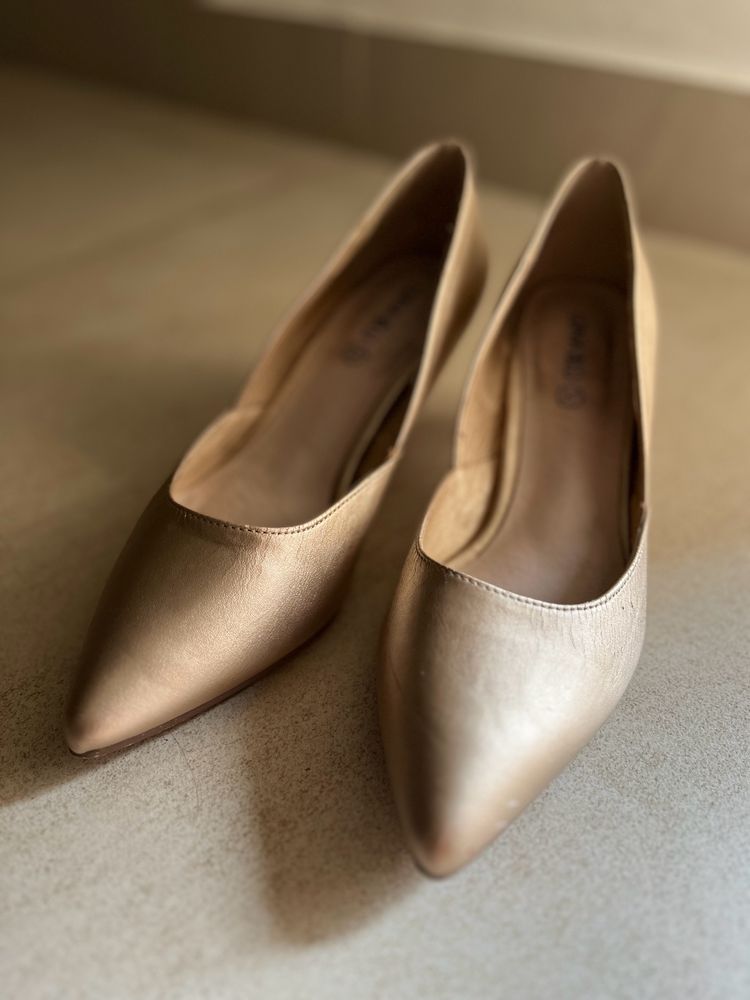 Luna Blu Gold heels/pointed pumps