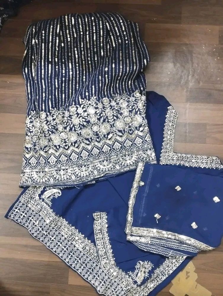 Extremely Beautiful Pakistani Dress