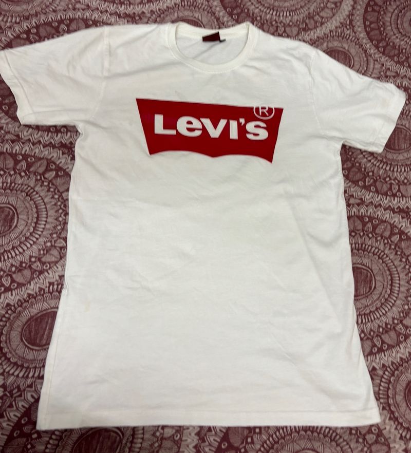 Levis Tshirt Size L