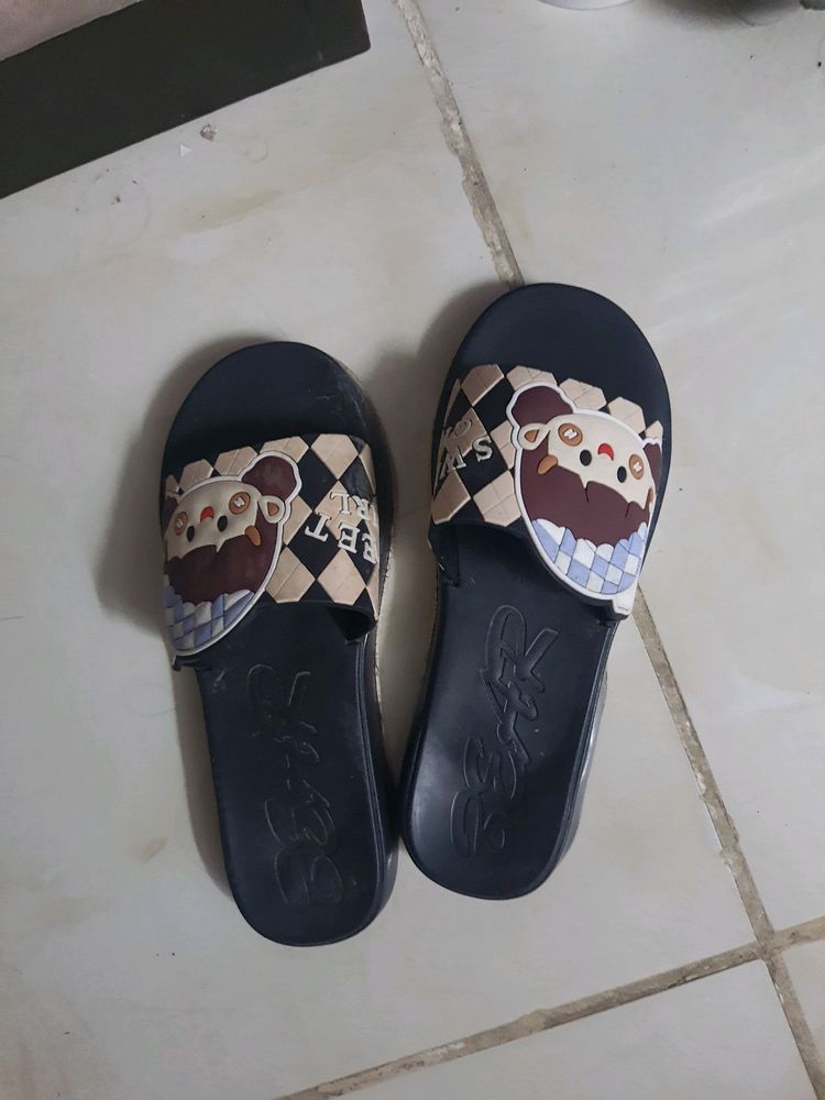 used flip flops black size 5,6