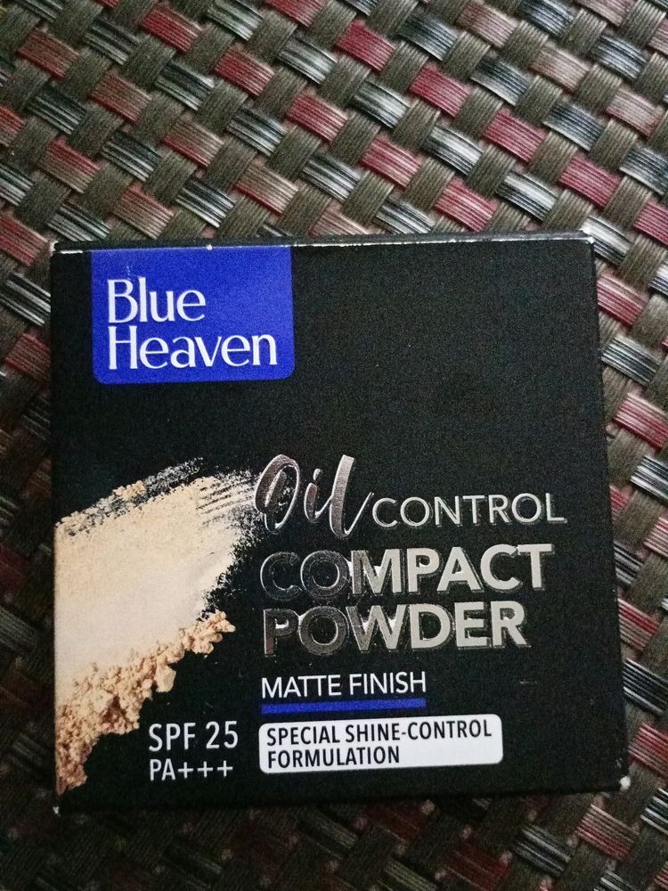 Blue Heaven Oil Free Compact Powder