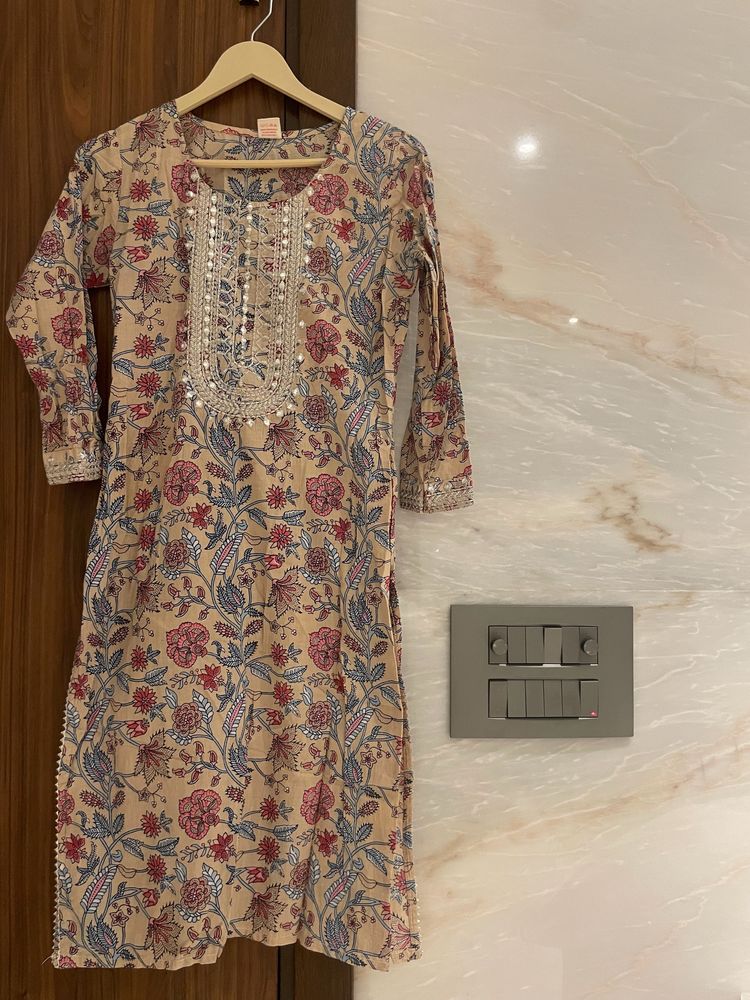 Beautiful Floral Print Cotton Kurta