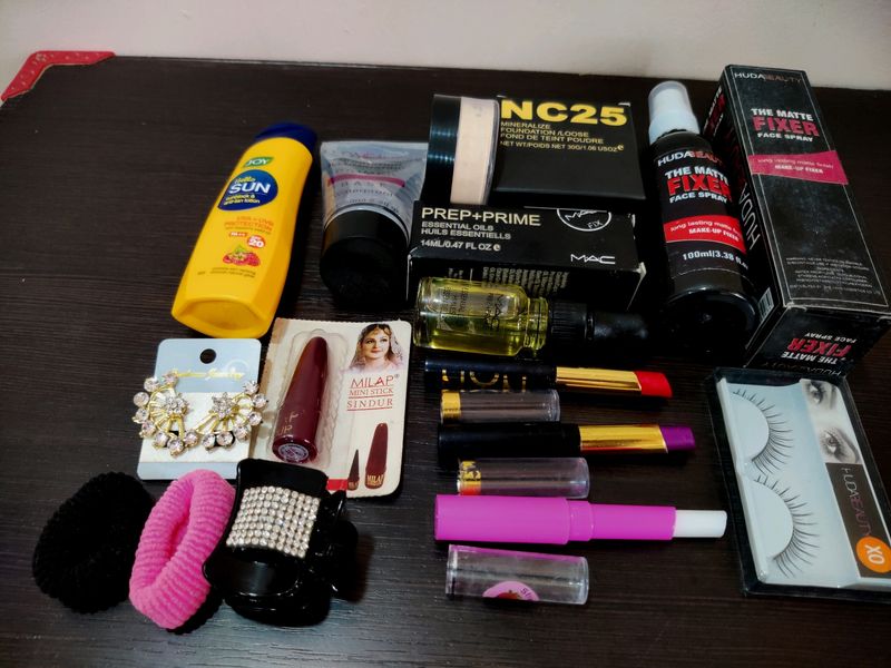 Makeup Combo 9 ➕ 5 Accessories Free