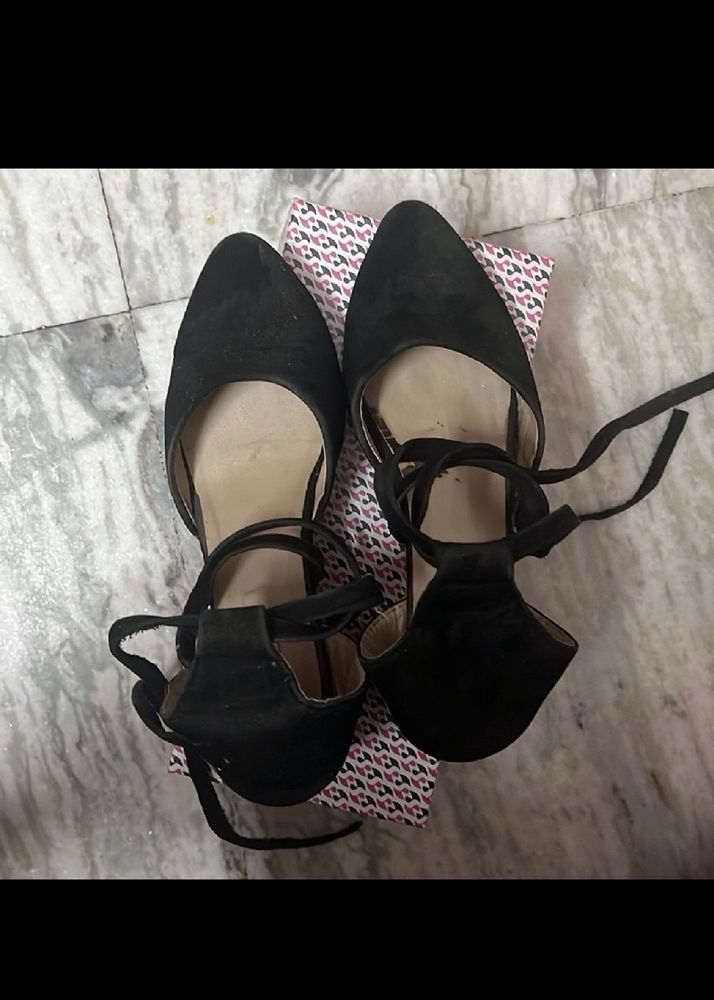 Black Tie Knot Heels