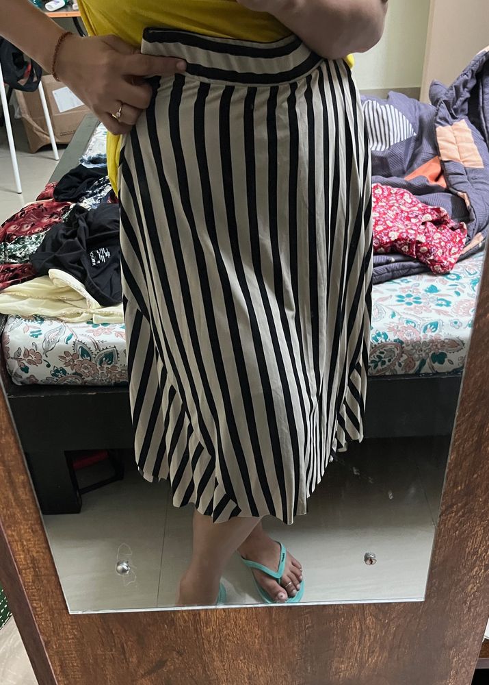 Off White And Black Strips Skirt