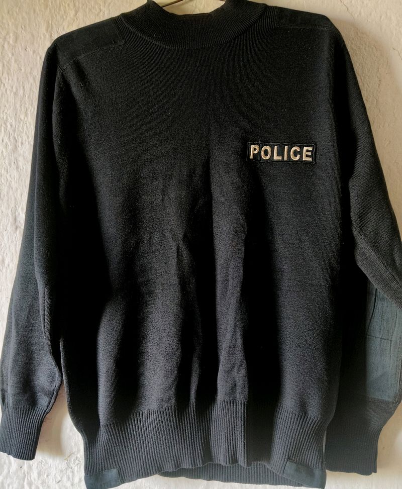 Black Pullover