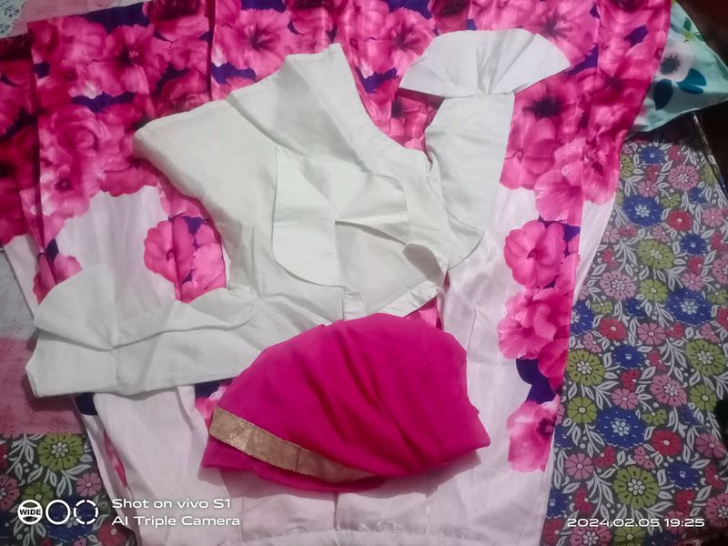 Pink N White Skirt With Top