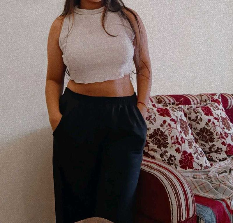 NEW ZARA CROP TOP , TRENDY AND AESTHETIC TO WEAR