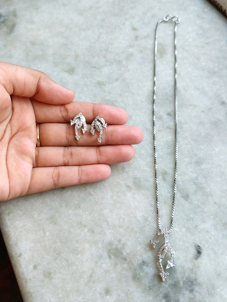 Silver Chain Locket With Matching Earings