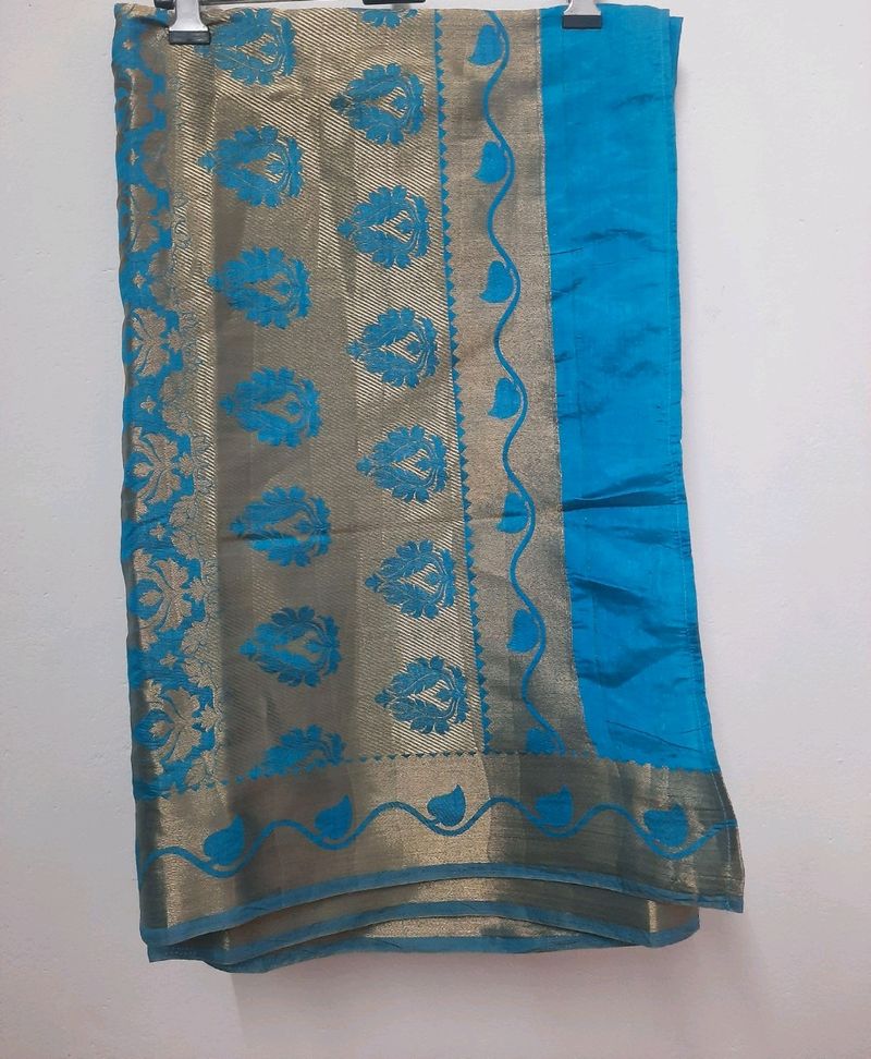 Silk sari With Golden Thread Work