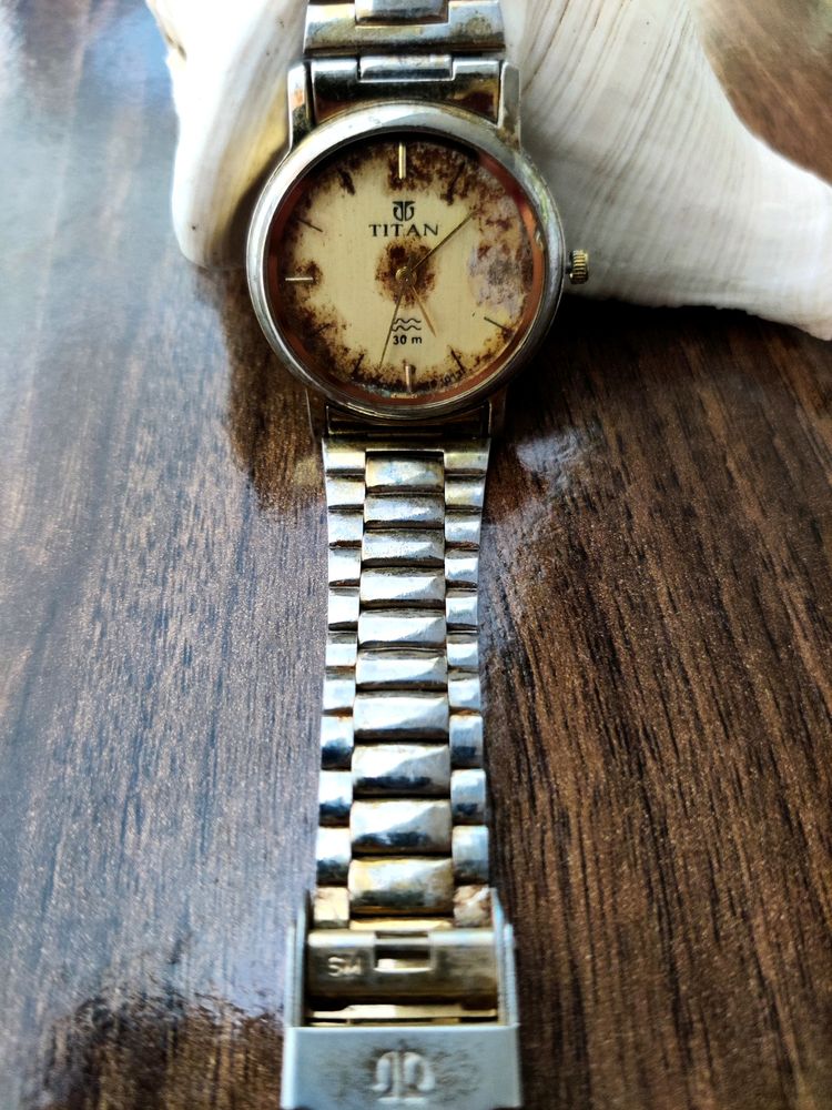 TITAN VINTAGE WATCH ⌚