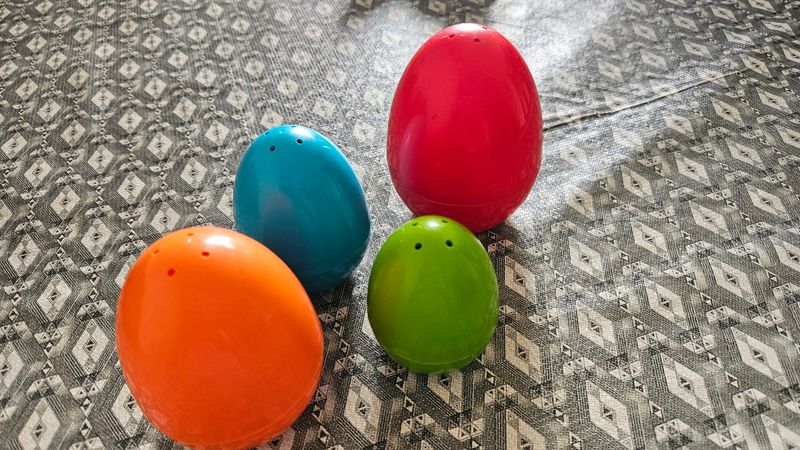 Nested EGGS IN different Size And Color