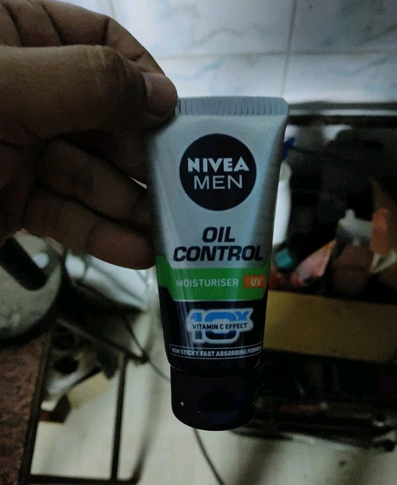 NIVEA Men Moisturiser, Oil Control Cream, 50g