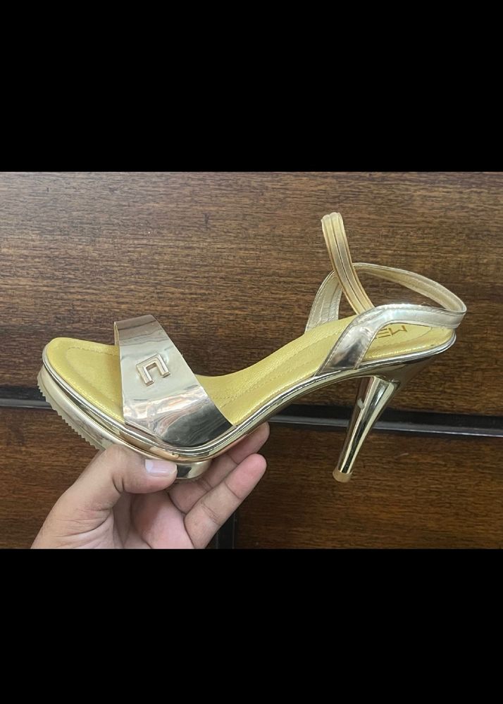 New Metro Golden Heel