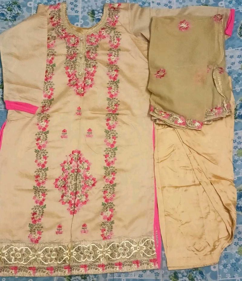 Festive Kurta Set.