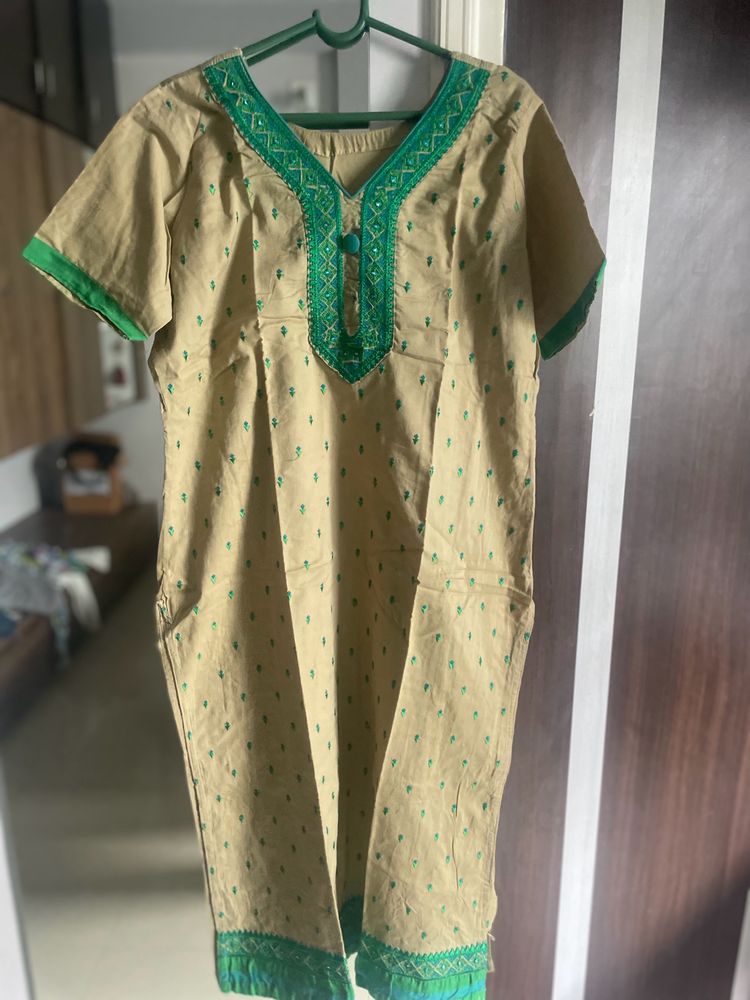 Ladies Green Festive Kurti