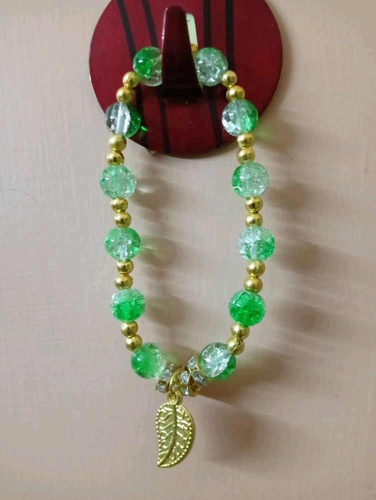 Beautiful Handmade Green Crackle Beads Bracelet