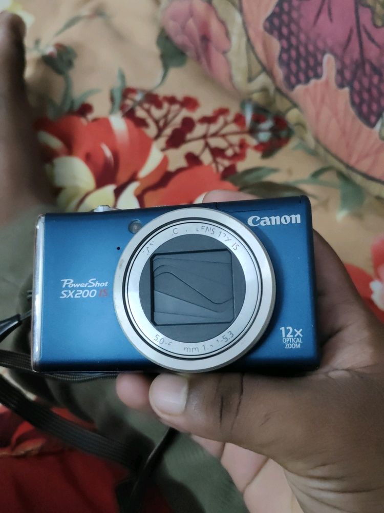 Used Canon Camera Fully Functional