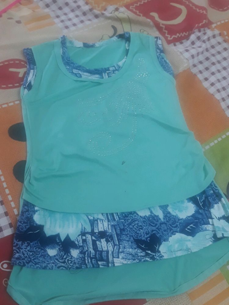 Beautiful Top For 6 To 8 Year Girl