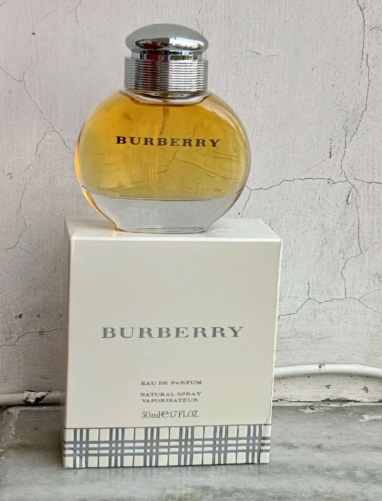 Burberry Women Eau de Parfum Natural Spray 50ml