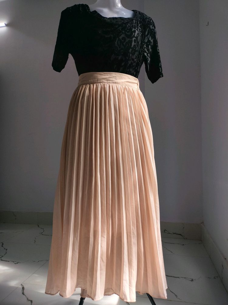 Long Pleated Skirt