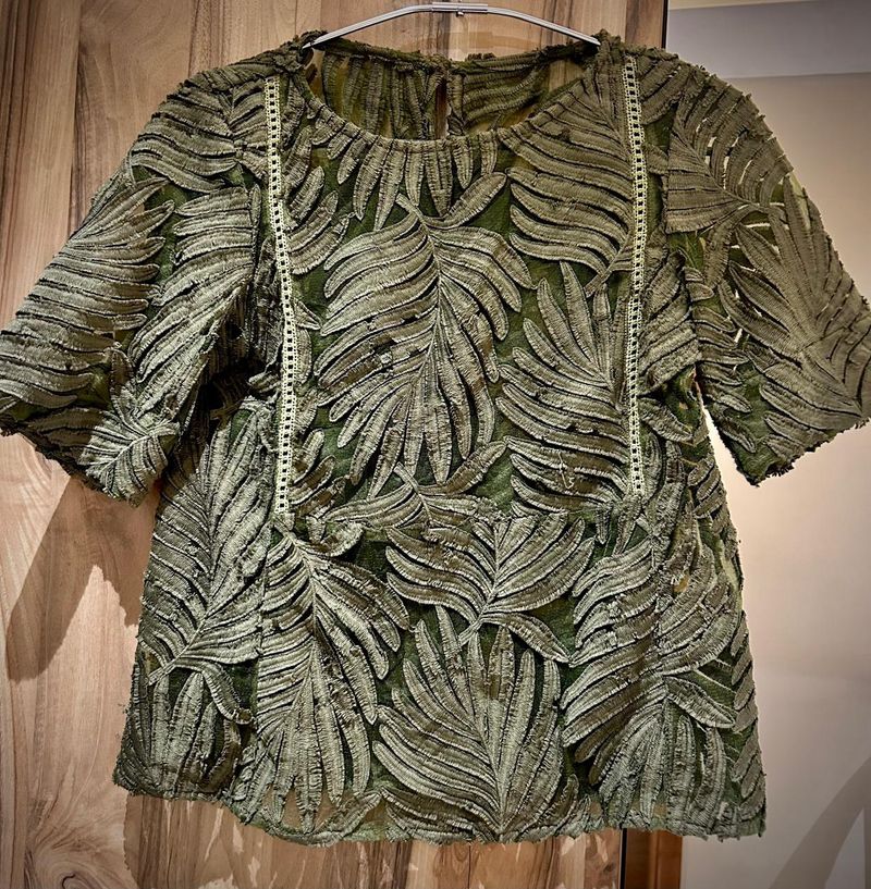 Leaves Designed Top