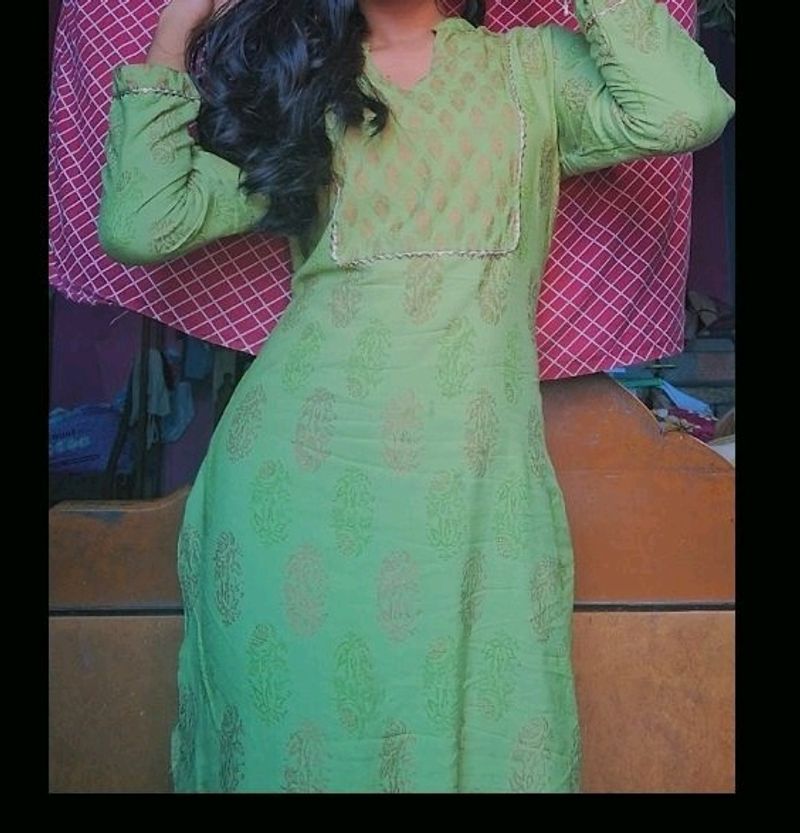 Green Kurti