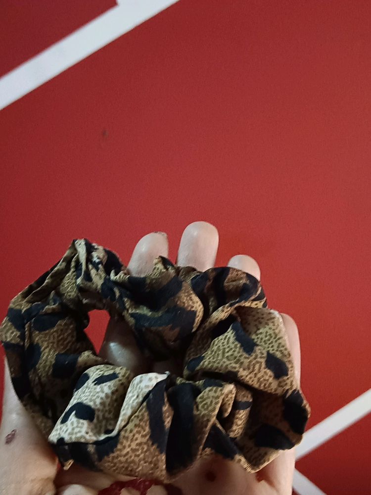 Stylish Cheetah Print Scrunchies