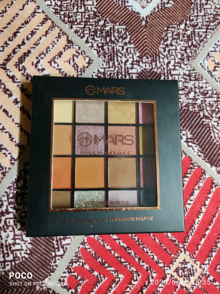 Mars Mesmereyes Eyeshadow pallet 02