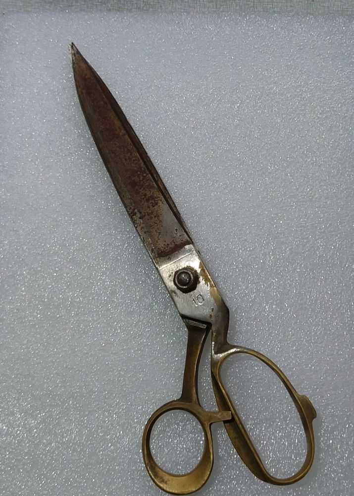 Selling Cheapest Price  Old Model Tailor Scissor