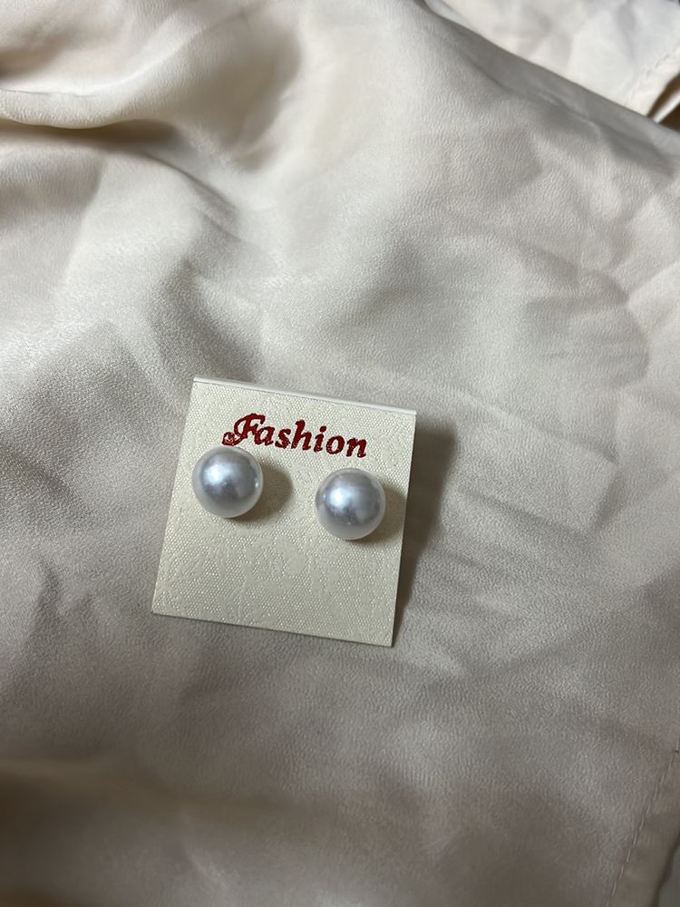 Pearl Stud