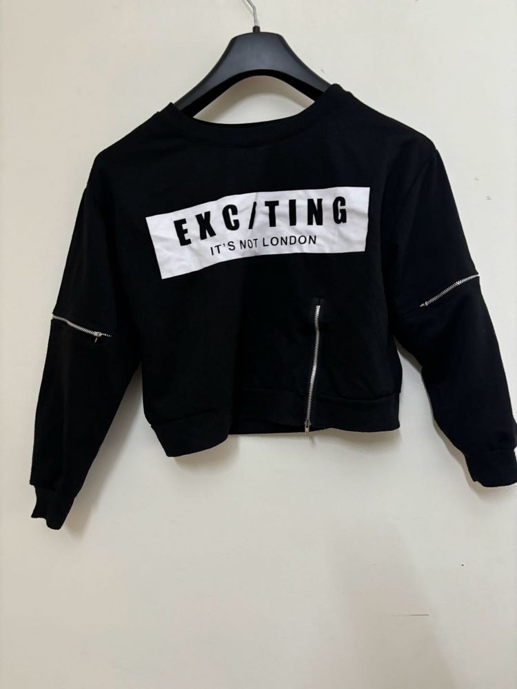 Black Crop Sweatshirt