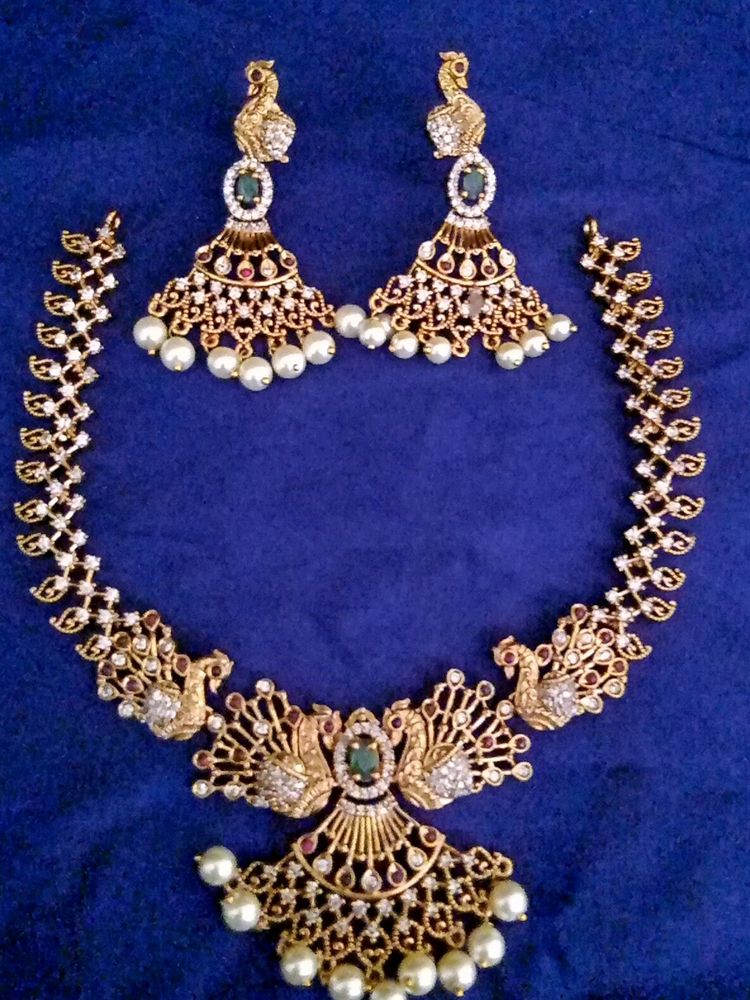 Peacock Pearl Neckset