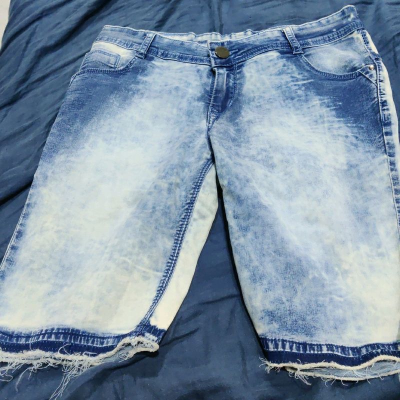 3/4 blue and white jeans soft denim material