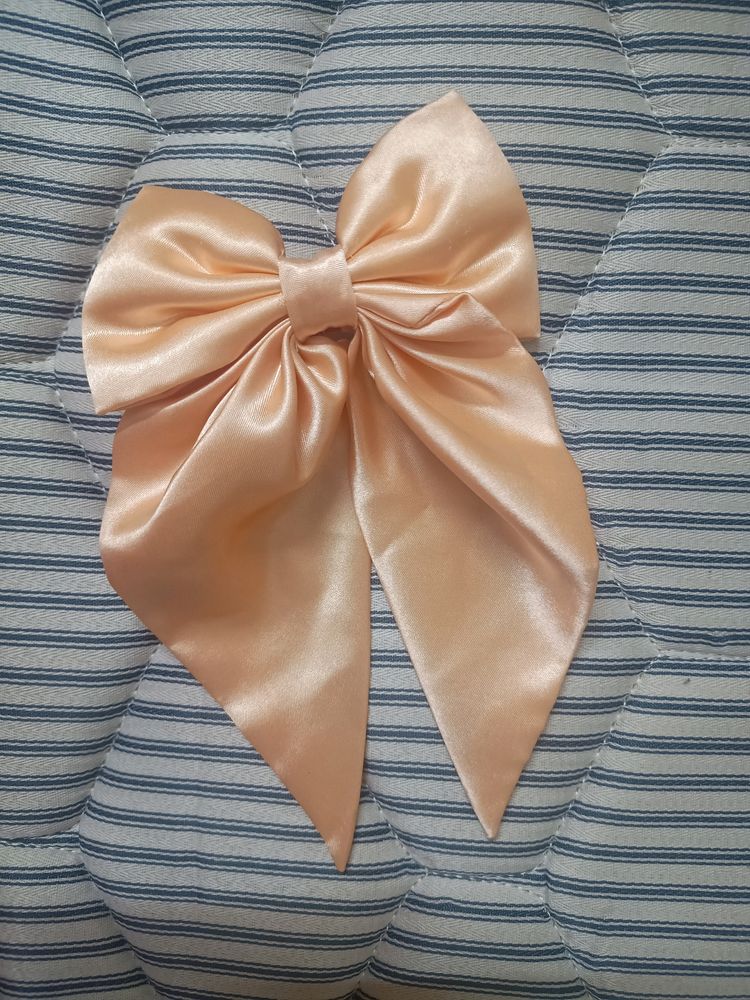 Tira Hair Bow