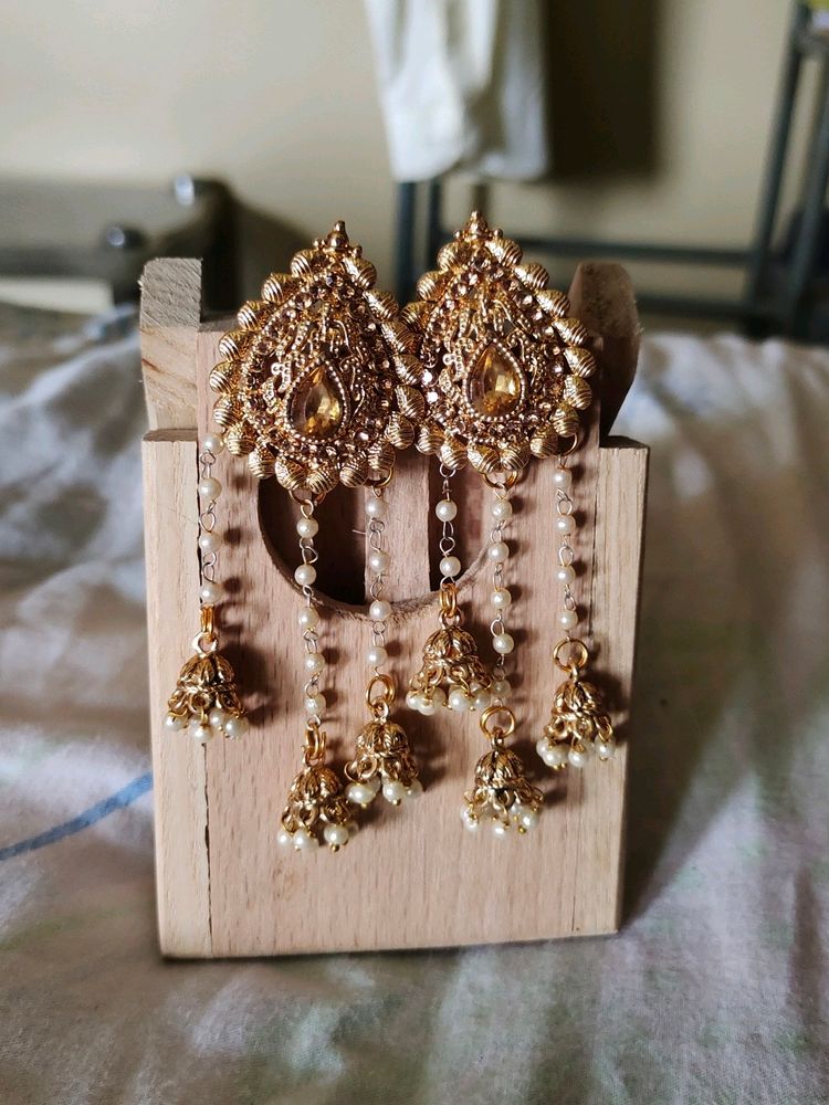 Beautiful Golden 💖 Colour Earrings 😍